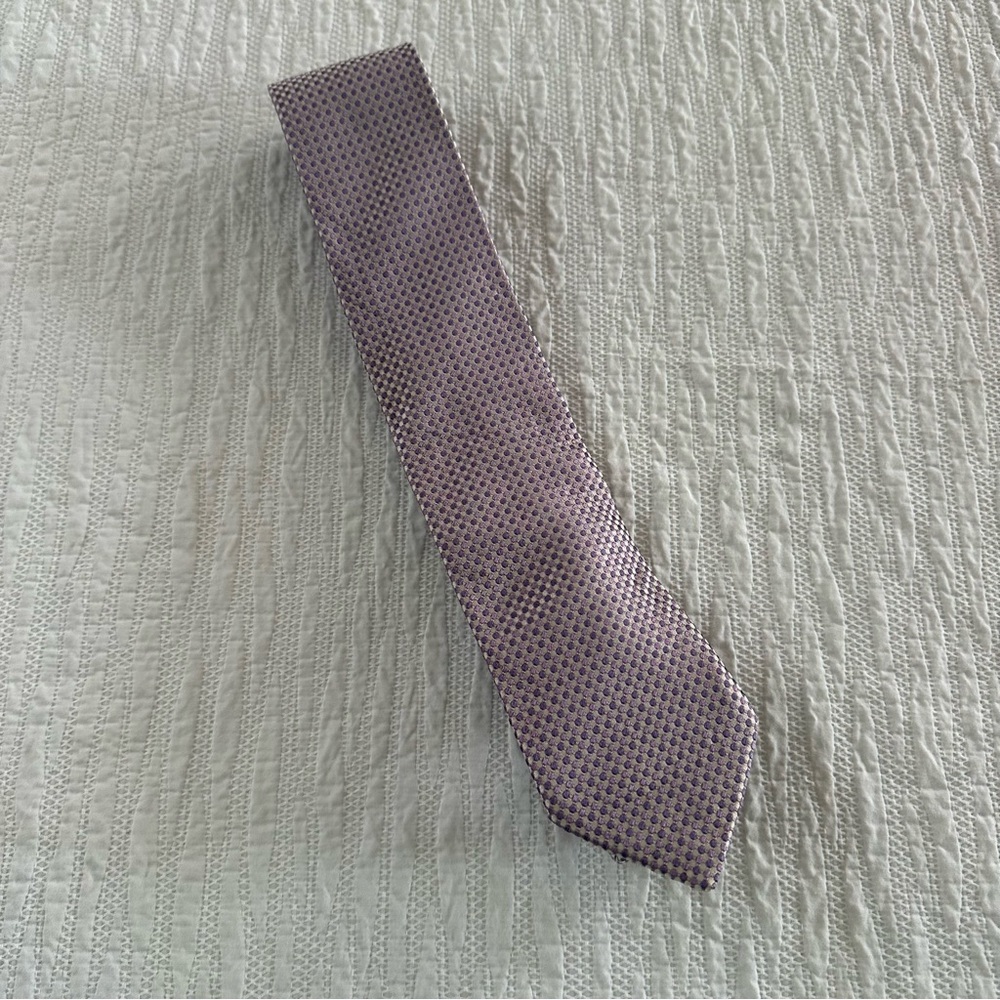 Geoffrey Beene Lavender and Beige Patterned Tie - Picture 2 of 5